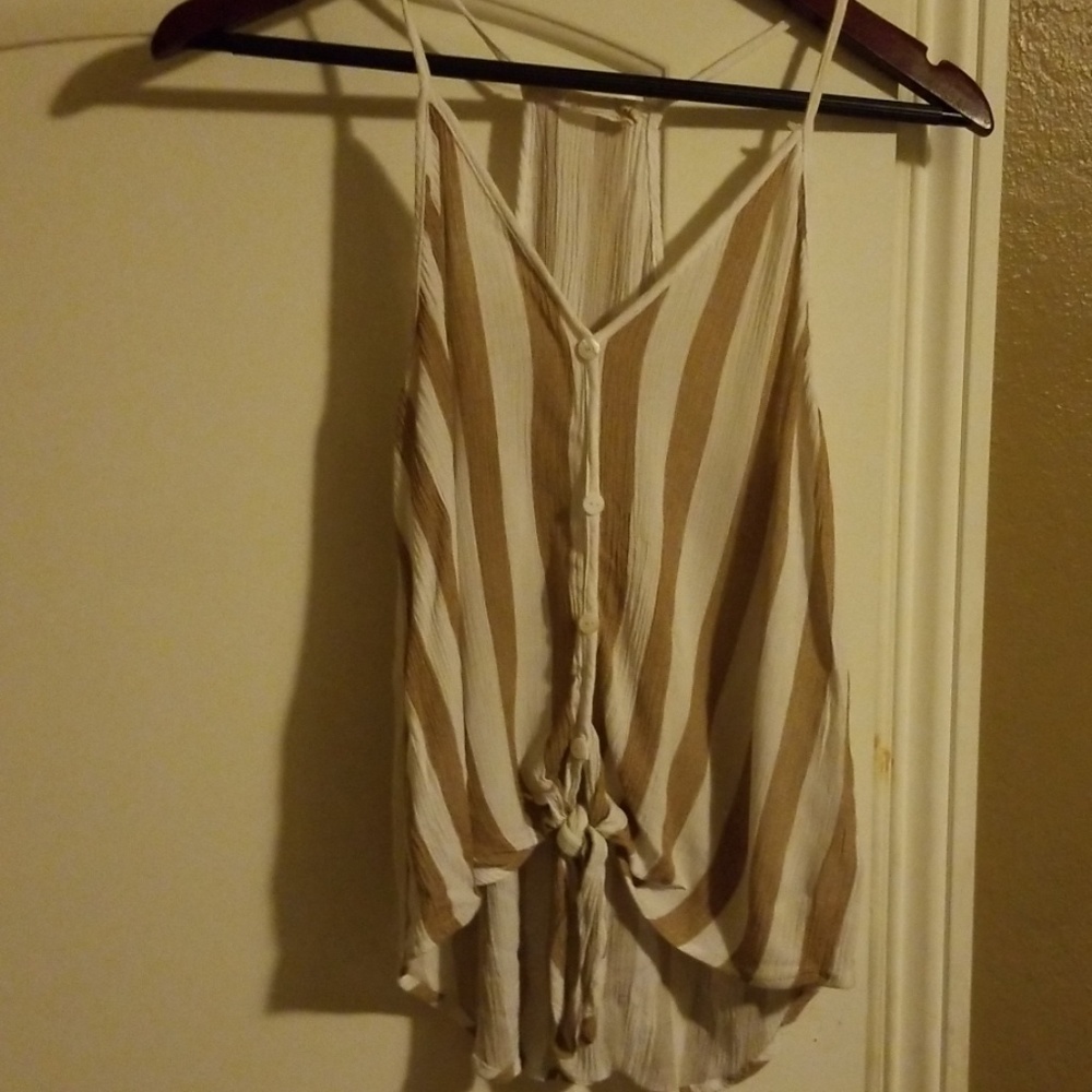 CLOTHES - Picture 2 of 2